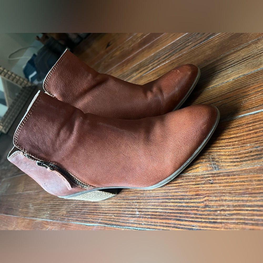 Frye Judith Double Zip Brown Leather Ankle Boots - Picture 5 of 7